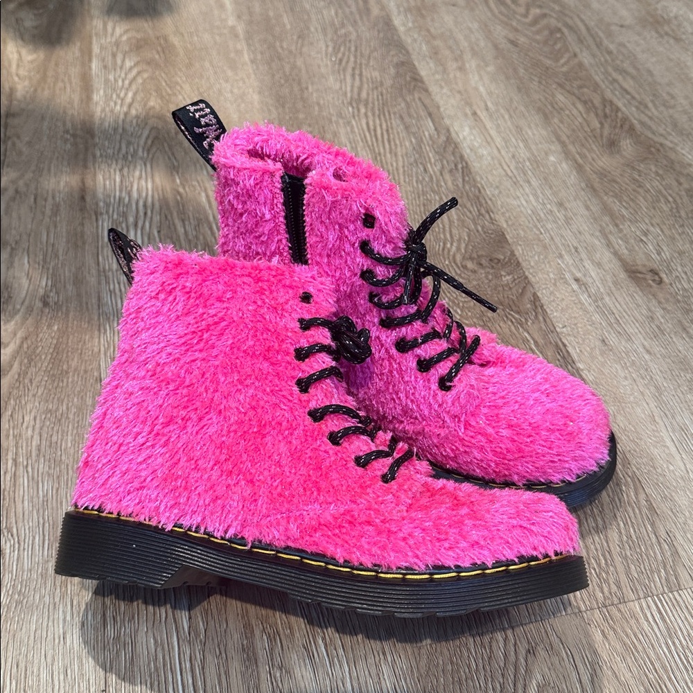 Dr. Martens Pink Fuzzy Boots. New ✨